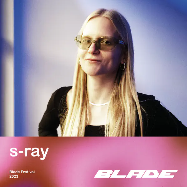 Ein Künstler:innenbild mit s-ray. Photo Copyright s-ray